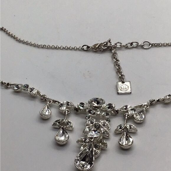 Statement Necklace Silver toned and clear stone (glass?) - Picture 4 of 6